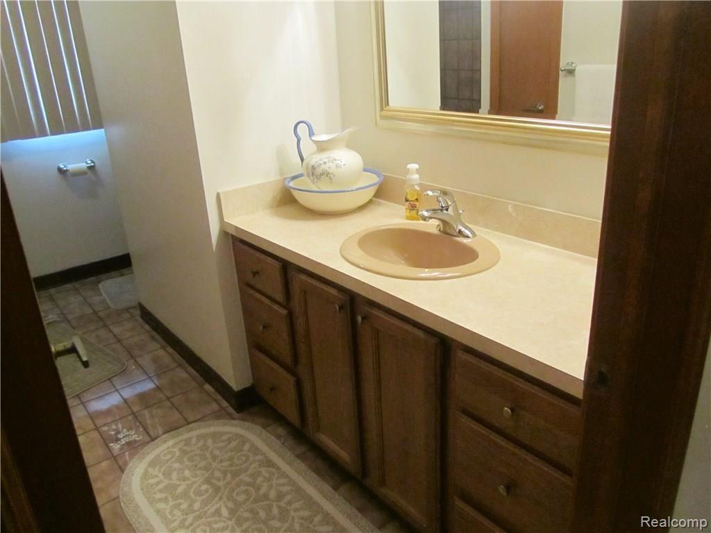 18937 Wayne Road Livonia, MI 48152 - Photo 36 of 55 18937 Wayne 082.JPG