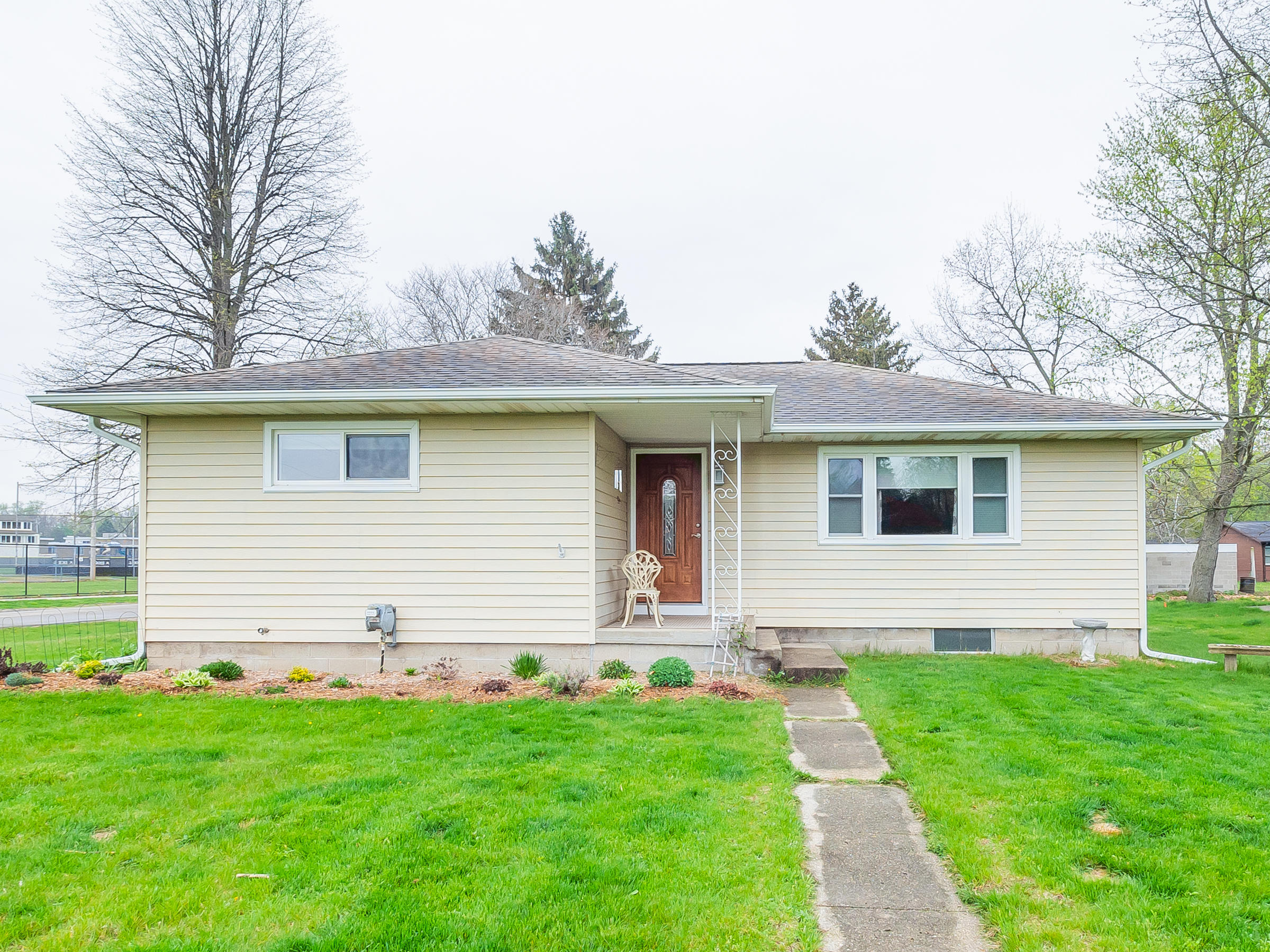470 Lee Avenue Decatur, MI 49045 - Photo 1 of 23 470 Lee Ave.-101