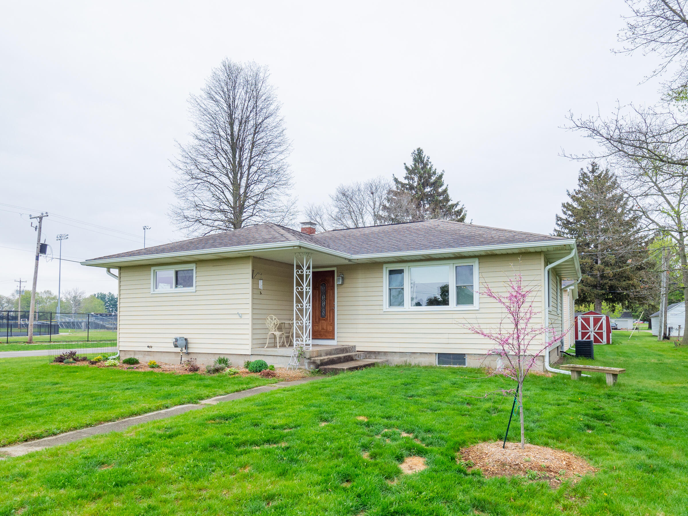 470 Lee Avenue Decatur, MI 49045 - Photo 2 of 23 470 Lee Ave.-102