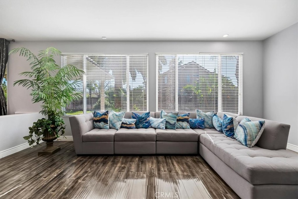 27364 Pacos Ridge Corona, CA 92883 - Photo 10 of 19 lots of natural light