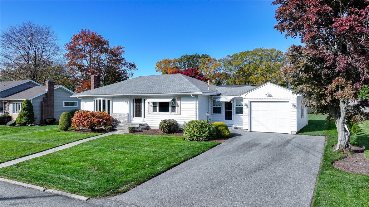51 East Bel Air Road Cranston, RI 02920 - Photo 2 of 15