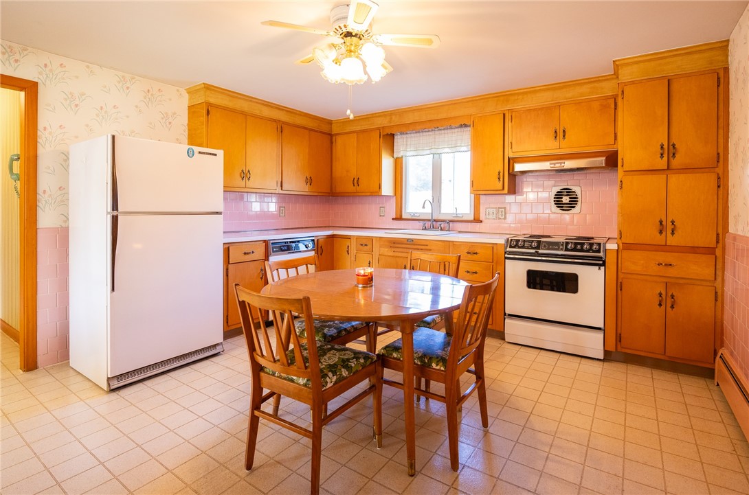 51 East Bel Air Road Cranston, RI 02920 - Photo 5 of 15