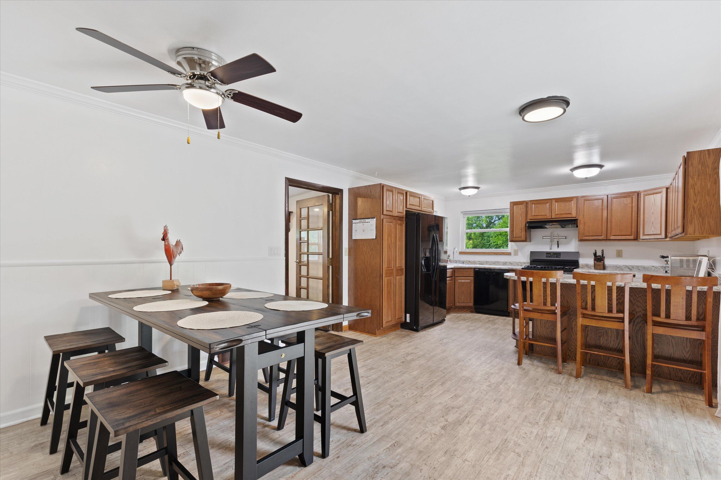 W244N4501 Swan Road Pewaukee, WI 53072 - Photo 9 of 43 Kitchen and Dinette