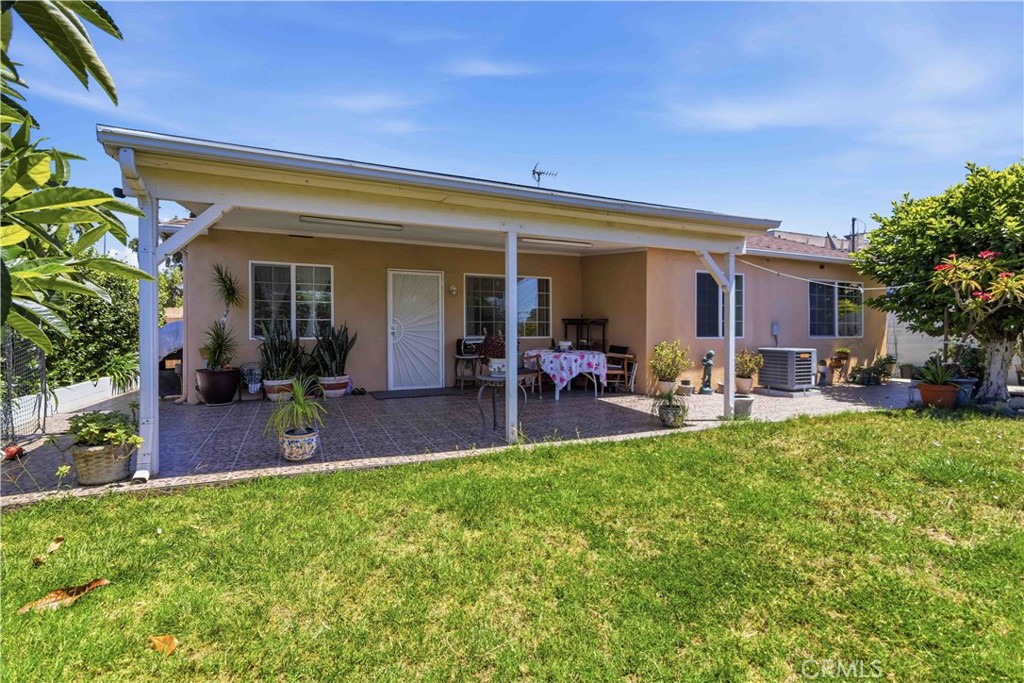 19406 Enadia Way Reseda, CA 91335 - Photo 27 of 34