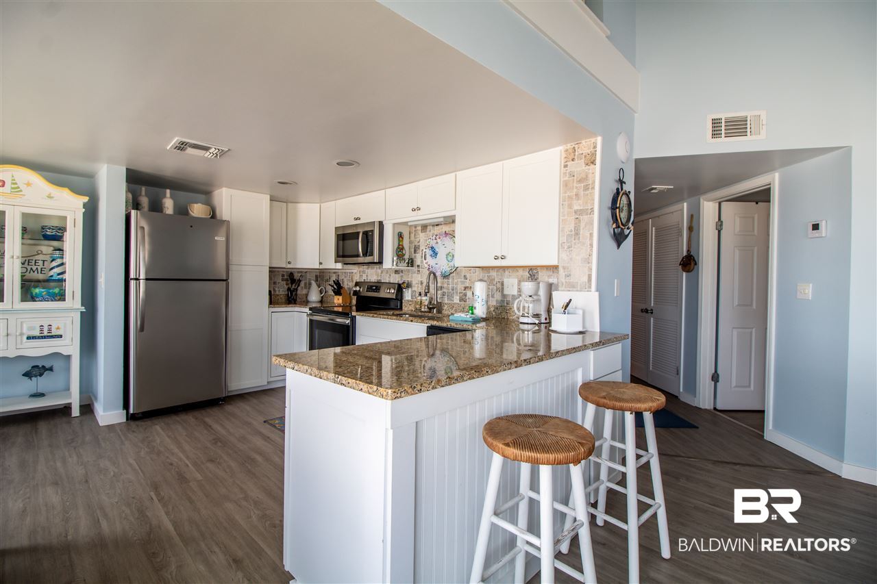 497 Plantation Road, Unit 1331 Gulf Shores, AL 36542 - Photo 6 of 35 Kitchen