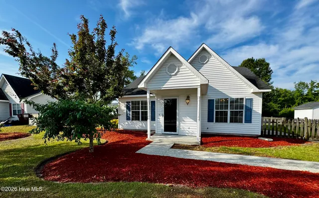 $1,800 | 807 Gordon Woods Road, Wilmington, NC 28411