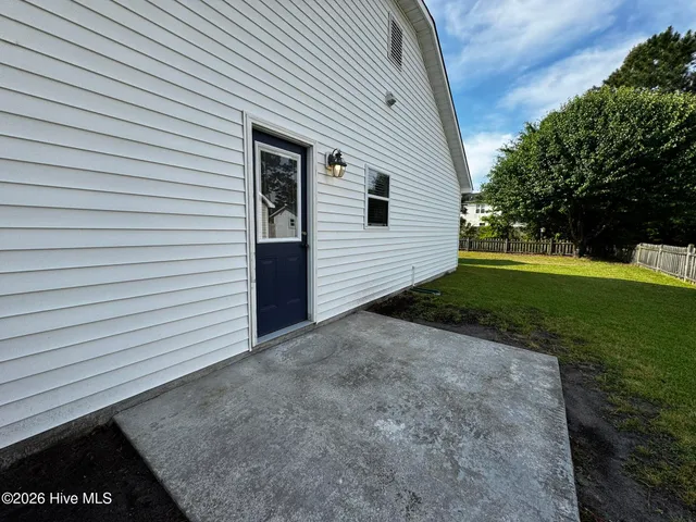 $1,800 | 807 Gordon Woods Road, Wilmington, NC 28411