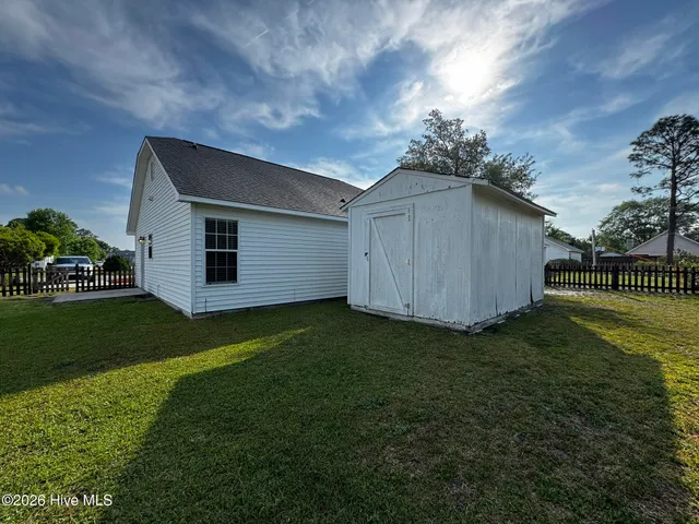 $1,800 | 807 Gordon Woods Road, Wilmington, NC 28411