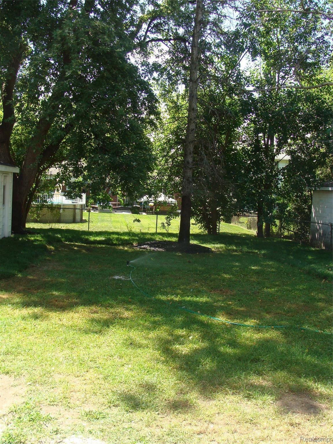 2312 Common Road Warren, MI 48092 - Photo 23 of 26 DSC06229.JPG
