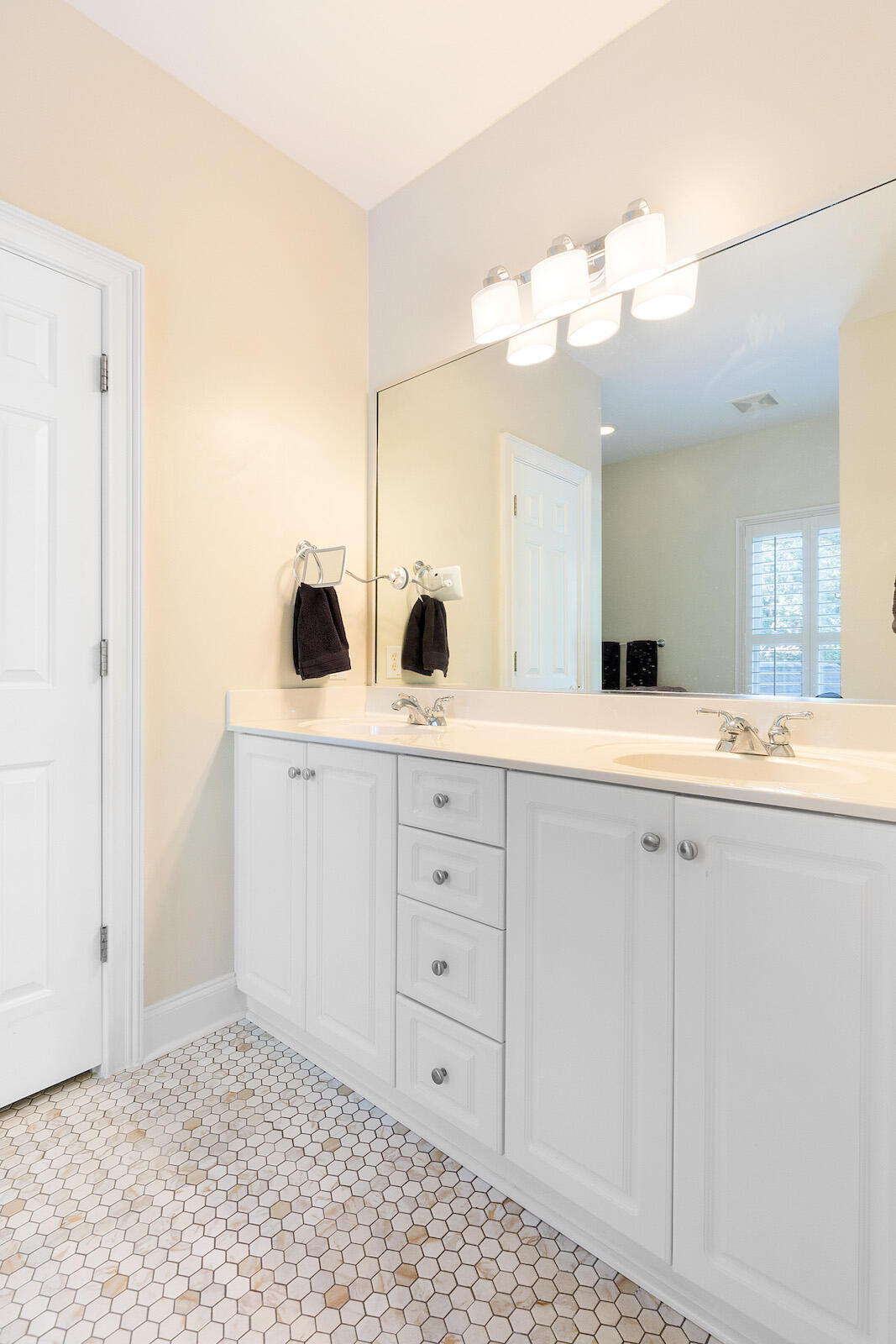38 Isle Of Hope Road Mount Pleasant, SC 29464 - Photo 24 of 36 38IsleOfHope-KeenEyeMarketing-001
