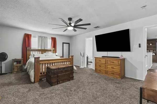 $295,000 | 167 Jefferson Drive, Venus, TX 76084