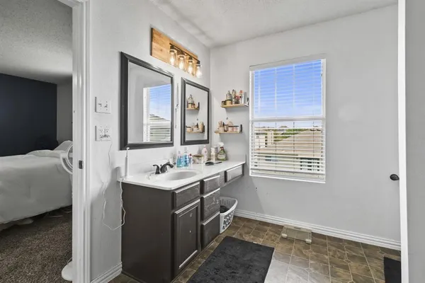 $295,000 | 167 Jefferson Drive, Venus, TX 76084