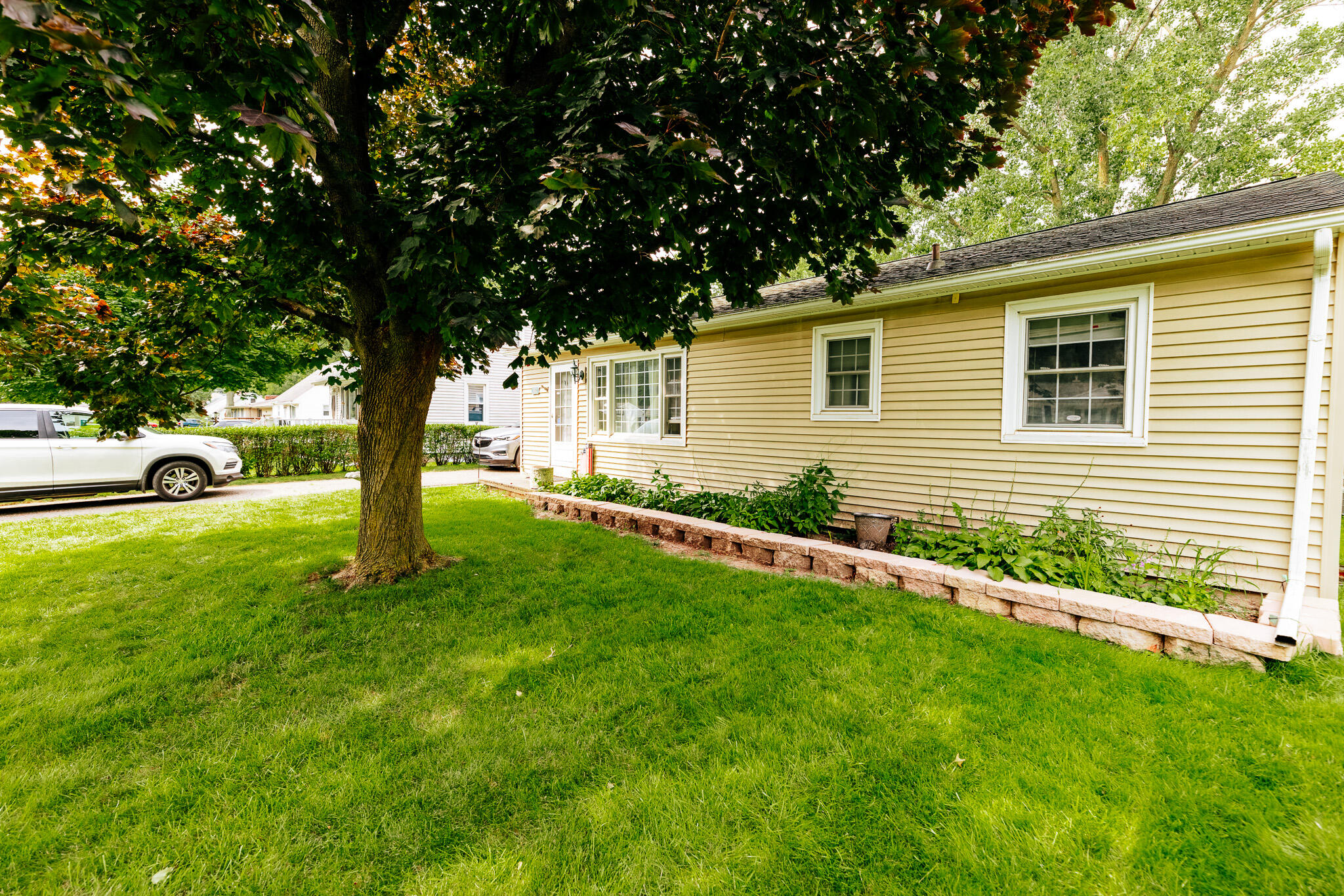 5802 Hilliard Road Lansing, MI 48911 - Photo 2 of 35 434A0331-HDR