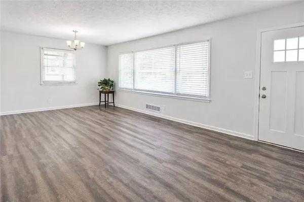 $1,800 | 2191 Greystone Way, Decatur, GA 30032