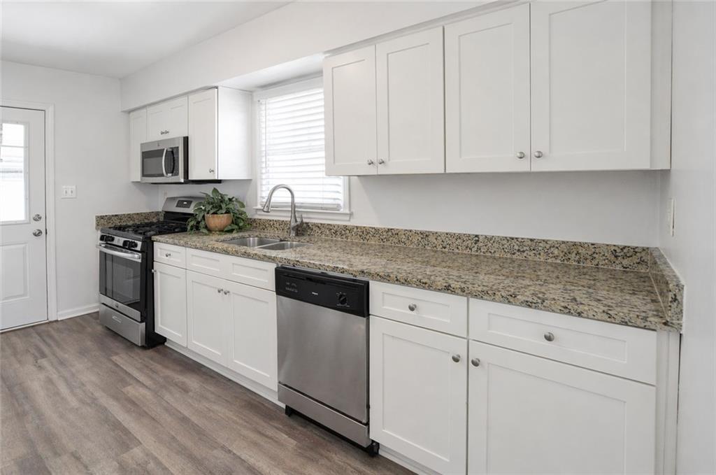 2191 Greystone Way Decatur, GA 30032 - Photo 4 of 9