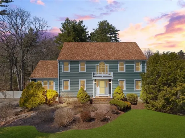 $799,900 | 78 Gretchen Way, Raynham, MA 02767