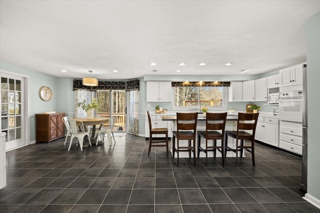 78 Gretchen Way Raynham, MA 02767 - Photo 15 of 42