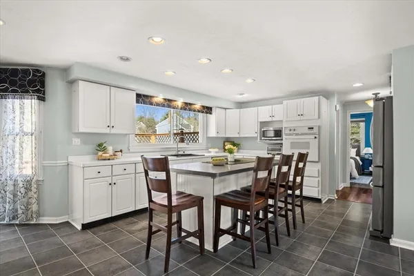 $799,900 | 78 Gretchen Way, Raynham, MA 02767