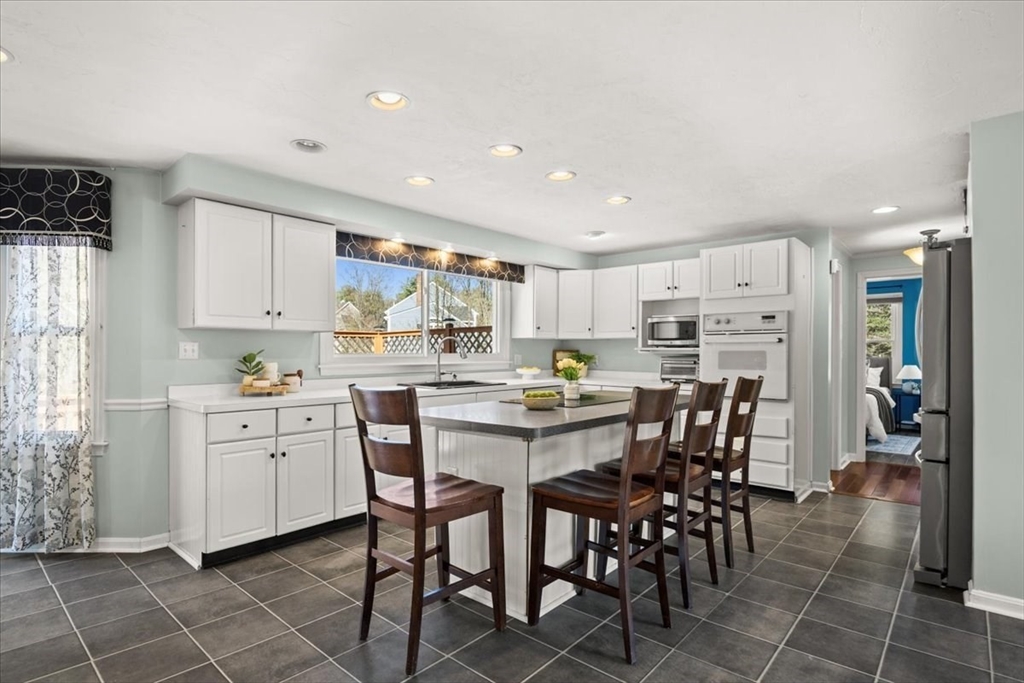 78 Gretchen Way Raynham, MA 02767 - Photo 16 of 42