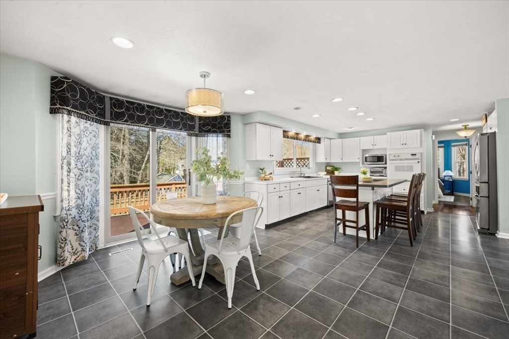 78 Gretchen Way Raynham, MA 02767 - Photo 19 of 42