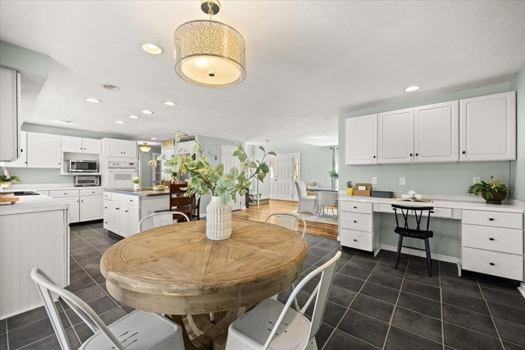 78 Gretchen Way Raynham, MA 02767 - Photo 20 of 42