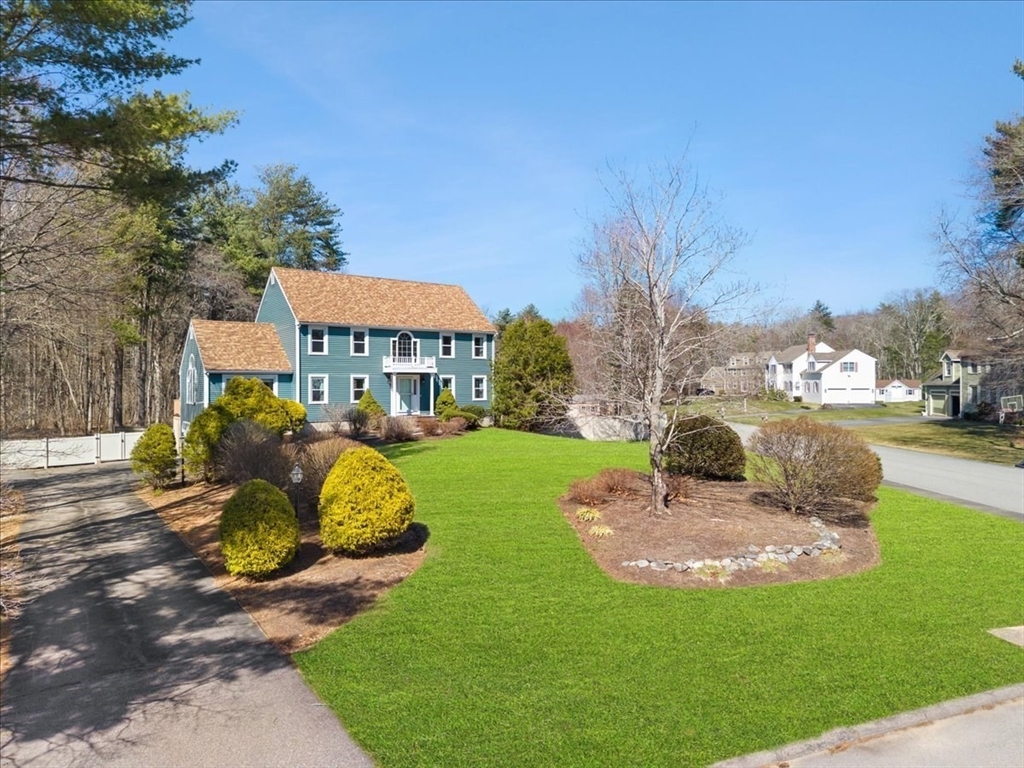 78 Gretchen Way Raynham, MA 02767 - Photo 3 of 42