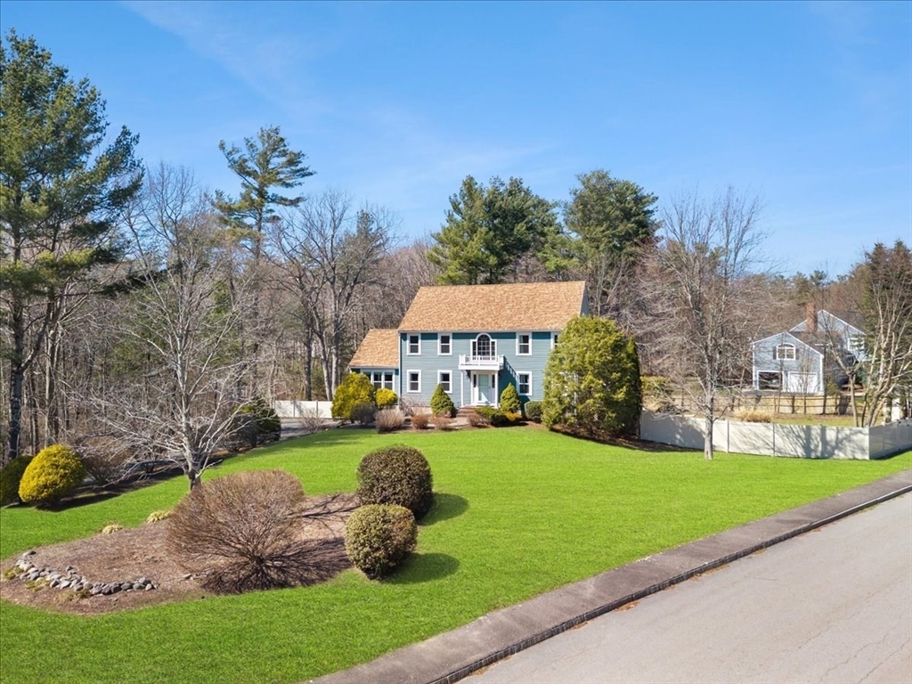 78 Gretchen Way Raynham, MA 02767 - Photo 9 of 42