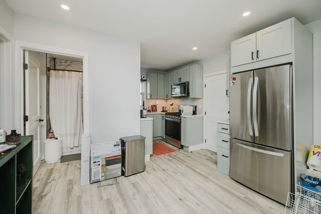 172 Nashua Street Fall River, MA 02721 - Photo 27 of 40