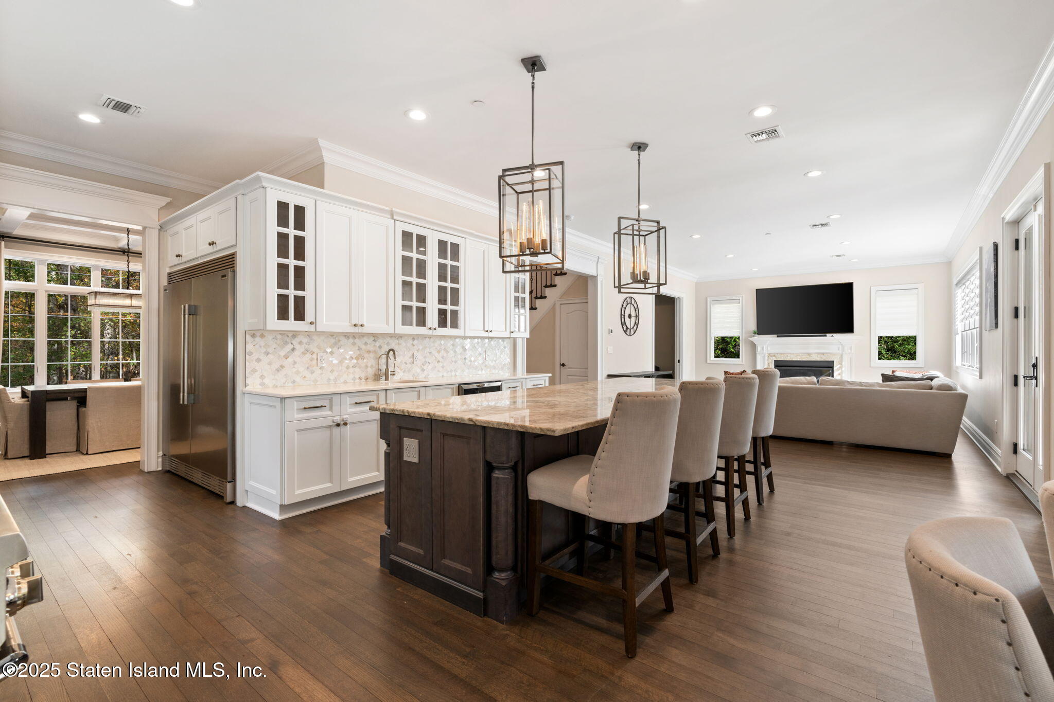 312 London Road Staten Island, NY 10306 - Photo 20 of 82 321 London Rd Kitchen Dining Area