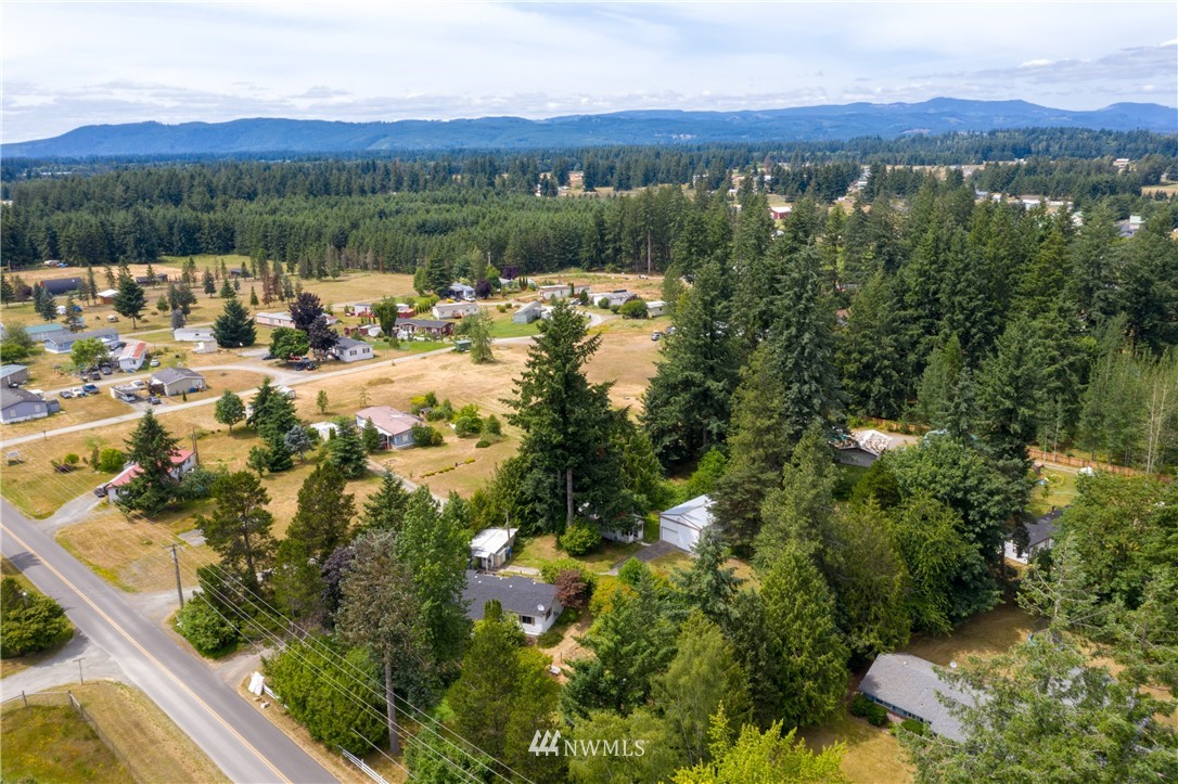 7038 191st Avenue Southwest Rochester, WA 98579 - Photo 4 of 24