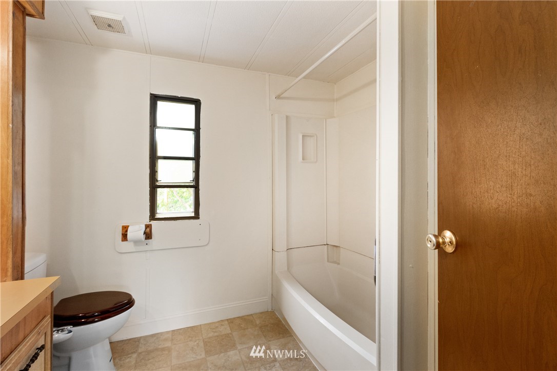7038 191st Avenue Southwest Rochester, WA 98579 - Photo 10 of 24
