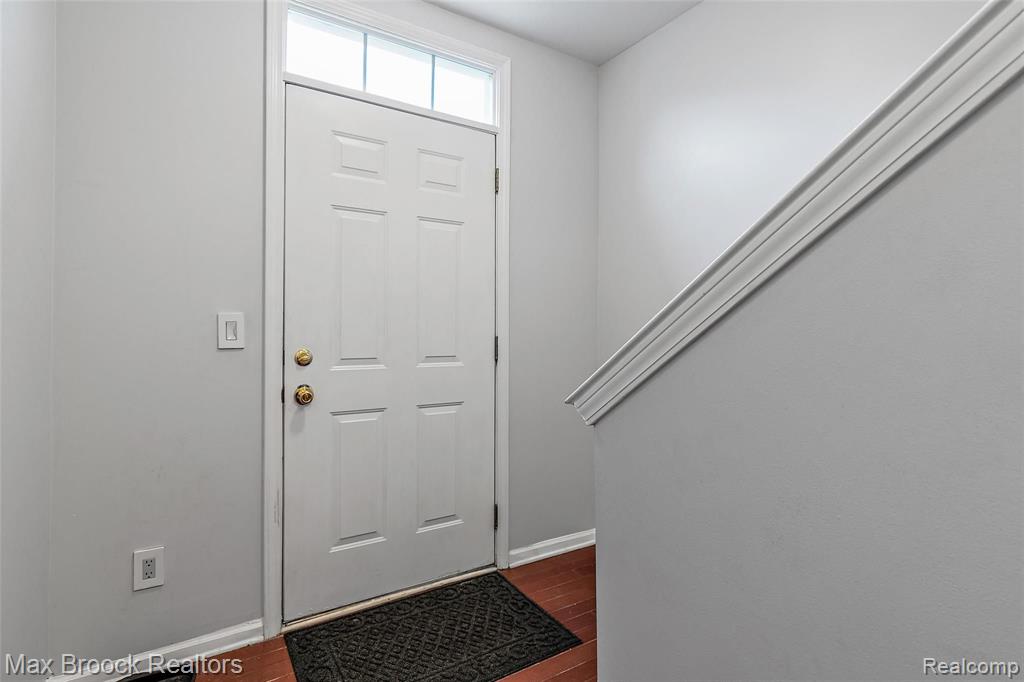 1410 Raliegh Place Troy, MI 48084 - Photo 6 of 32