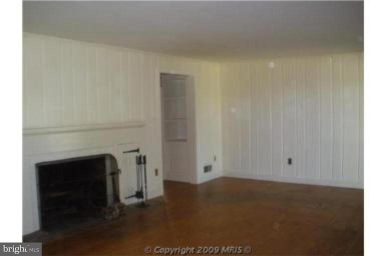 2025 Jerrys Road Street, MD 21154 - Photo 3 of 20 Living Room #2