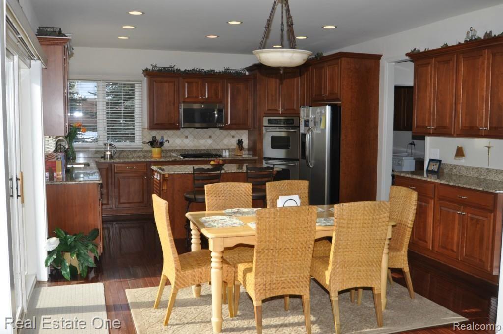 1094 Moran Drive Rochester, MI 48307 - Photo 9 of 30 BREAKFAST AREA