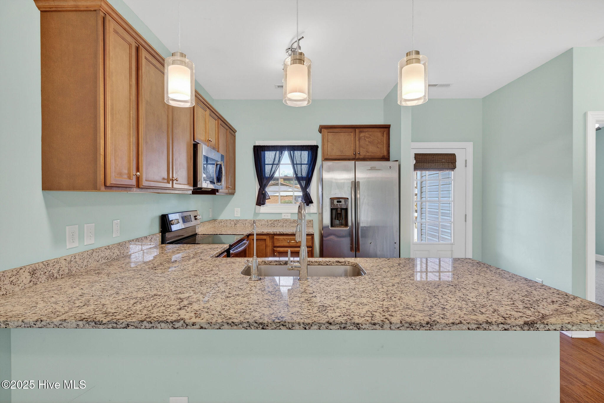 402 Governors Road Wilmington, NC 28411 - Photo 6 of 37 402GovernorsRoad-13