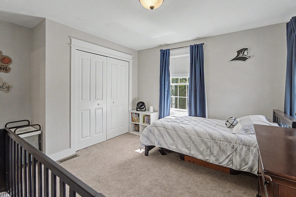 377 Rebecca Road Northbridge, MA 01588 - Photo 13 of 40