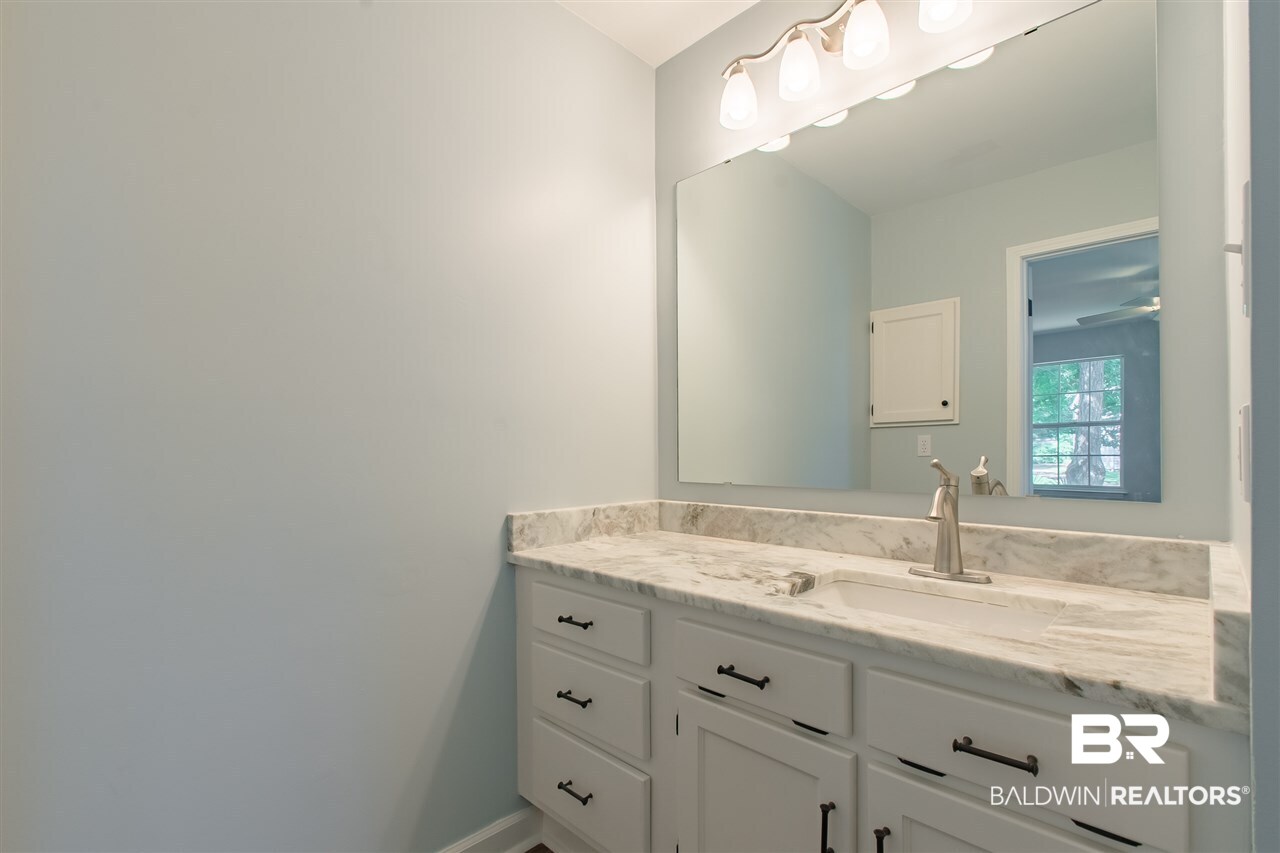 121 Pineridge Road Daphne, AL 36526 - Photo 26 of 41 Large Master Vanity