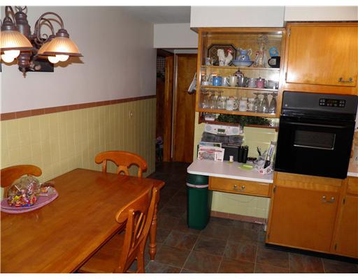 1839 Highland Road Sharon, PA 16146 - Photo 8 of 16 Kitchen.