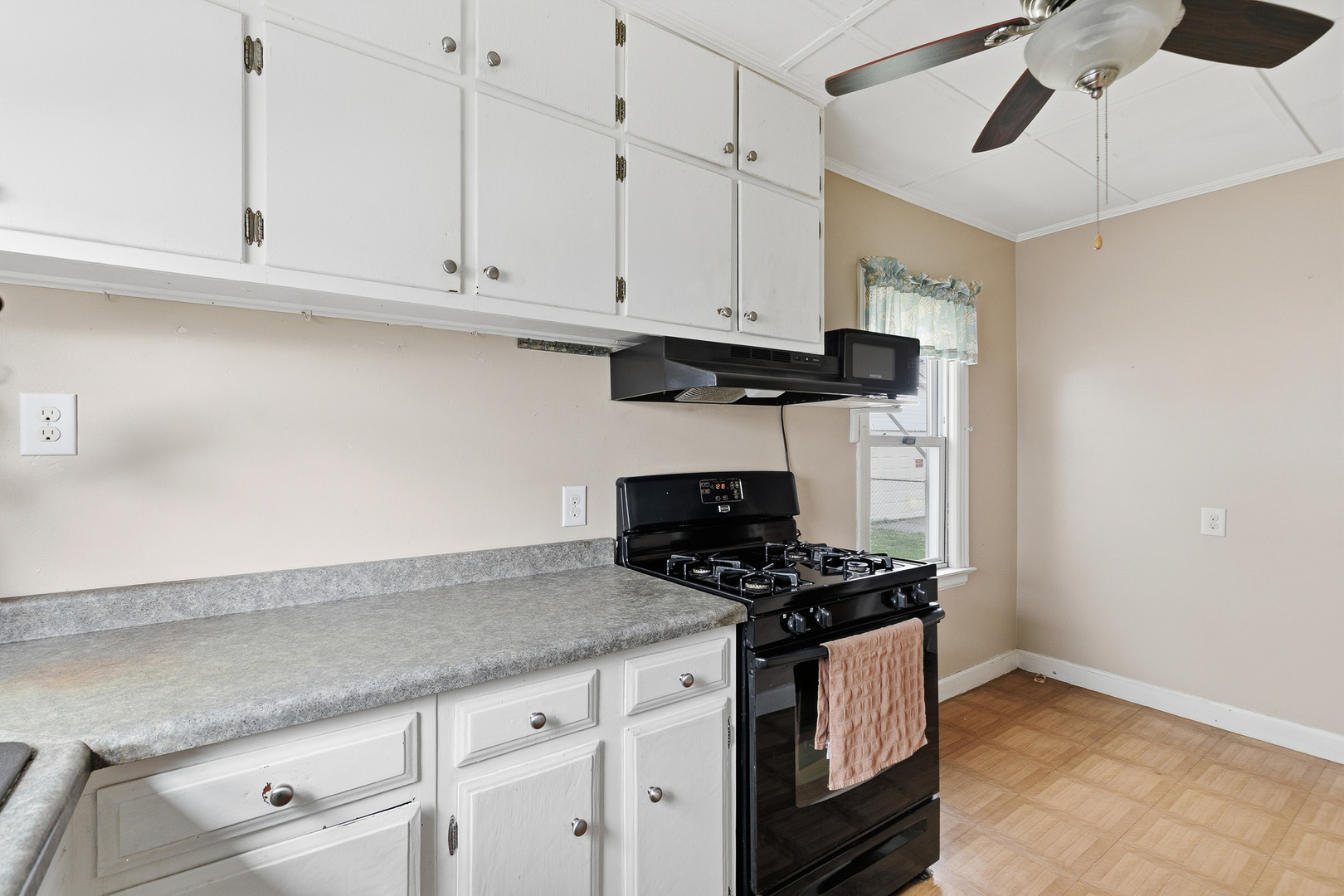 2202 46th Street Moline, IL 61265 - Photo 11 of 32