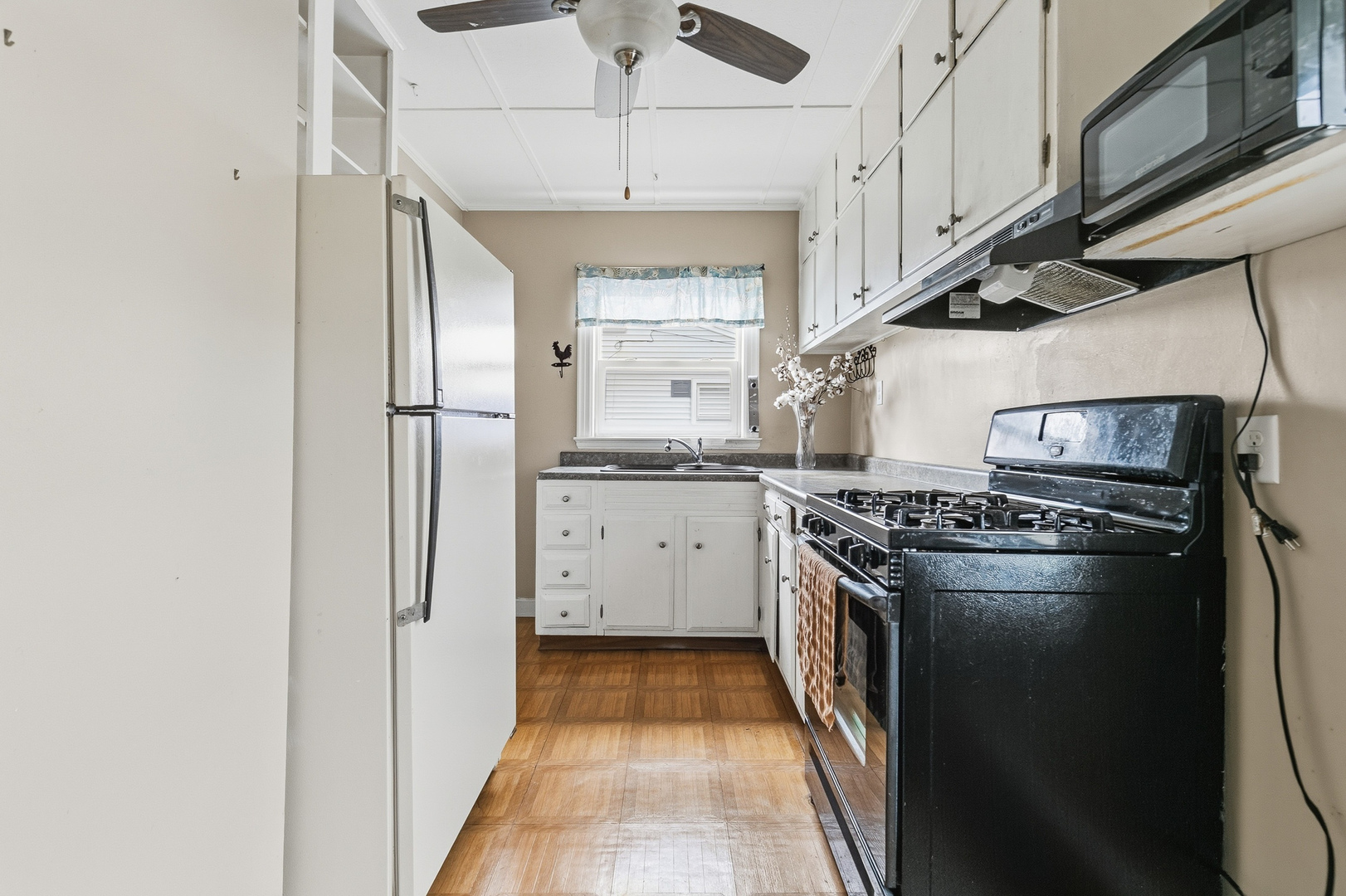 2202 46th Street Moline, IL 61265 - Photo 8 of 32