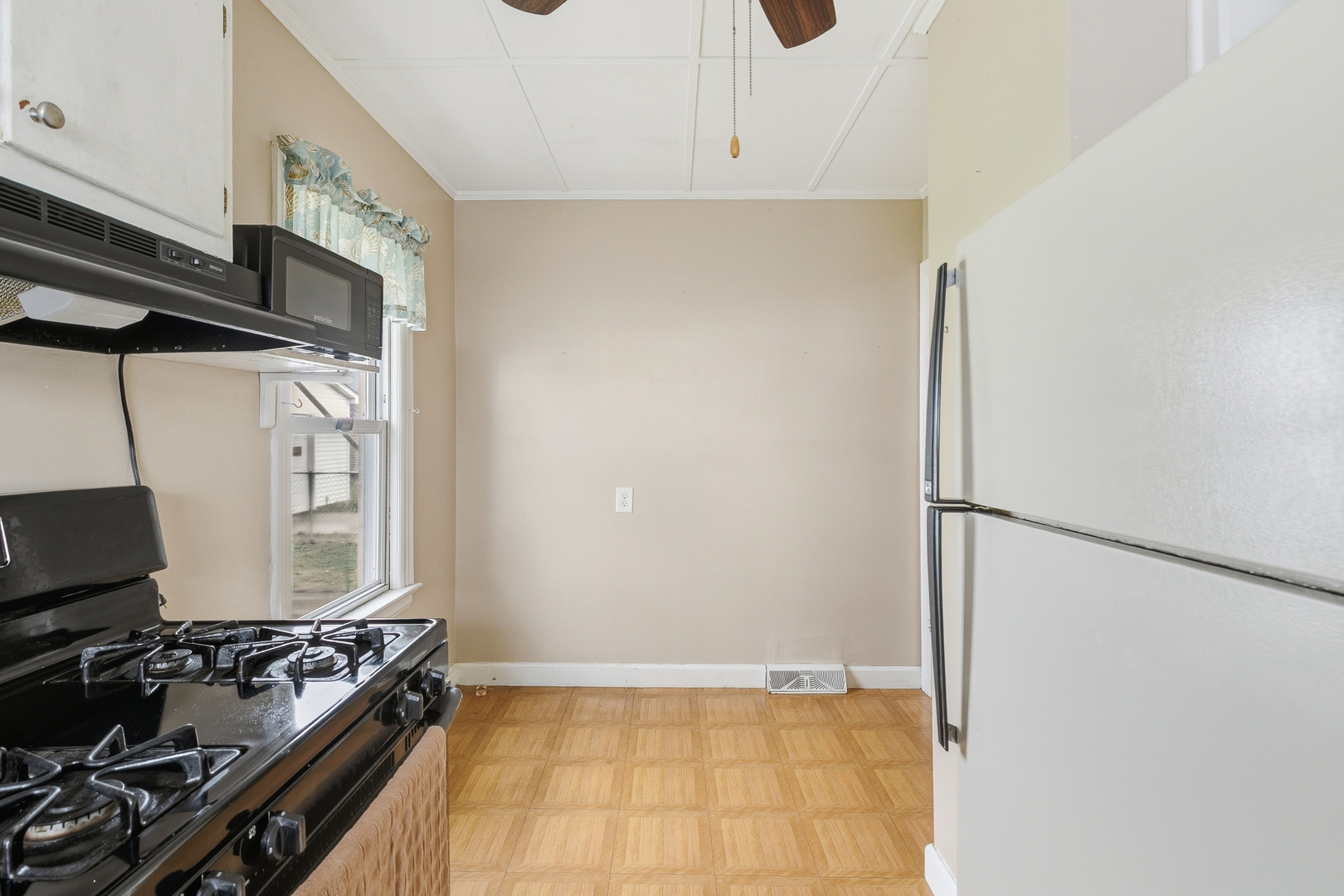 2202 46th Street Moline, IL 61265 - Photo 9 of 32