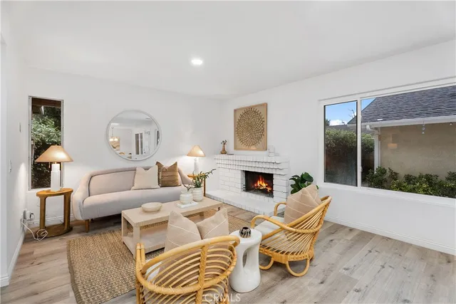 $1,500,000 | 16 East Yale Loop, Unit 28, Irvine, CA 92604