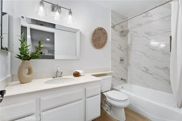 $1,500,000 | 16 East Yale Loop, Unit 28, Irvine, CA 92604