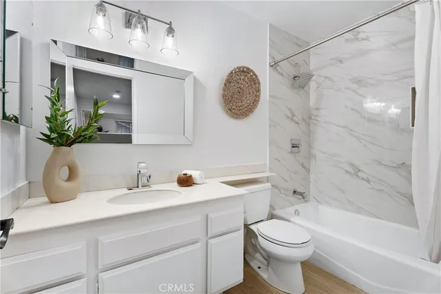 $1,500,000 | 16 East Yale Loop, Unit 28, Irvine, CA 92604