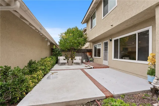 $1,500,000 | 16 East Yale Loop, Unit 28, Irvine, CA 92604