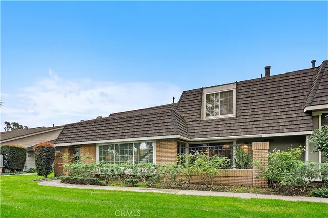 $1,500,000 | 16 East Yale Loop, Unit 28, Irvine, CA 92604