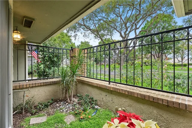 $1,500,000 | 16 East Yale Loop, Unit 28, Irvine, CA 92604