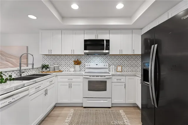 $1,500,000 | 16 East Yale Loop, Unit 28, Irvine, CA 92604