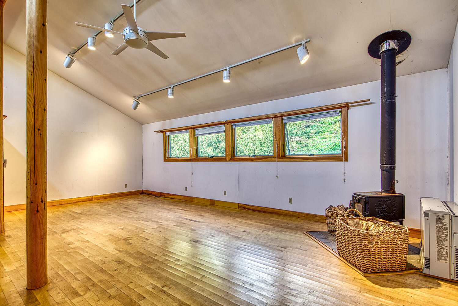 135 Eaton Point Road Deer Isle, ME 04627 - Photo 12 of 41 Studio