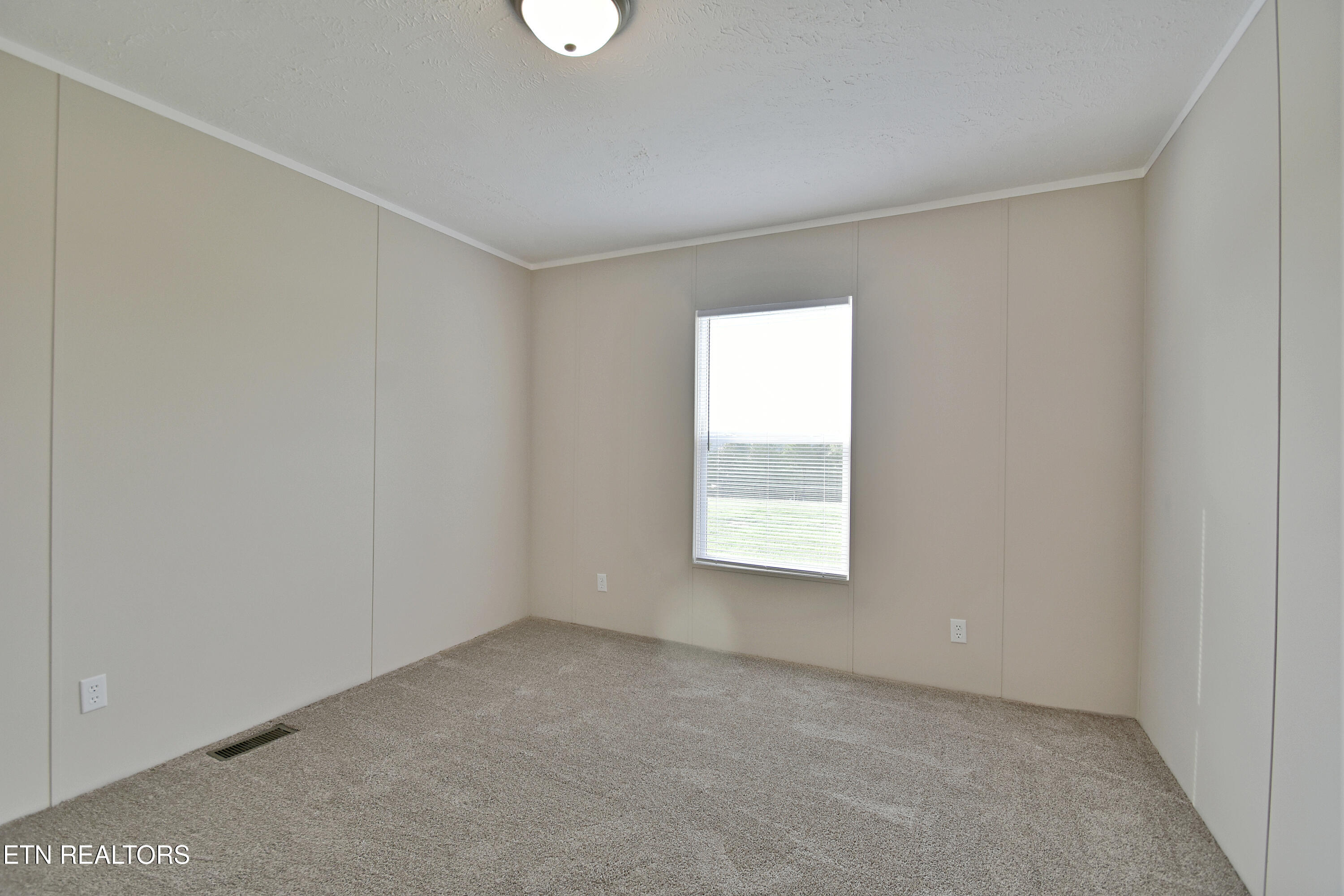 323 Foster Road Blaine, TN 37709 - Photo 20 of 33 DSC_9227